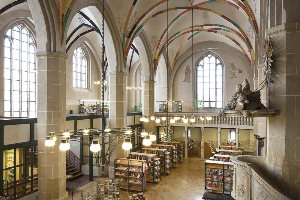 Bibliothek in der ehem. Franziskaner-Klosterkirche Jüterbog