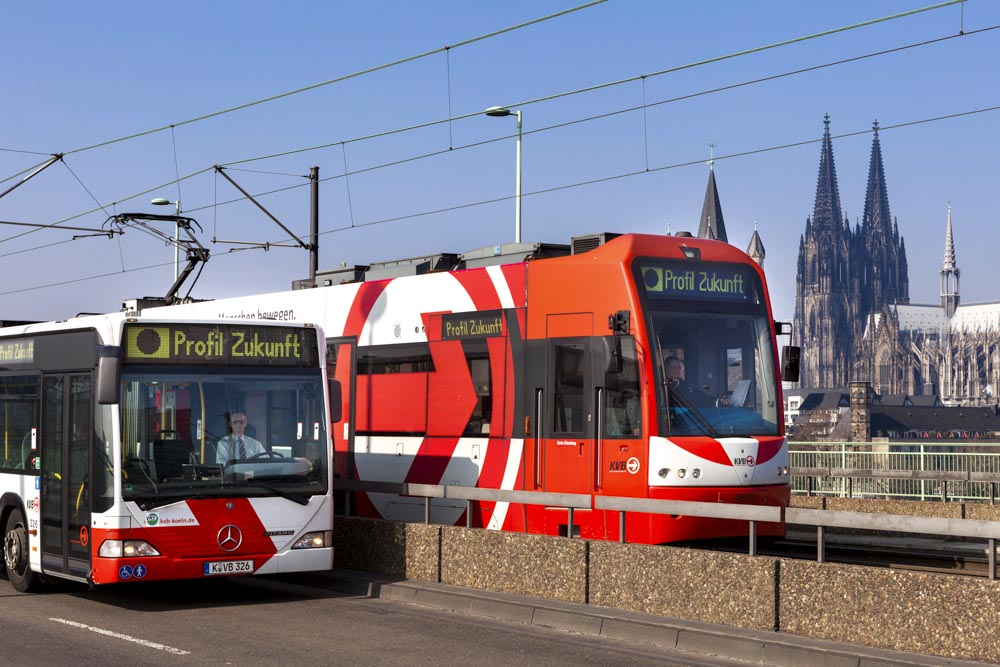 Busse und Bahnen im Netz der Kölner Verkehrs-Betriebe